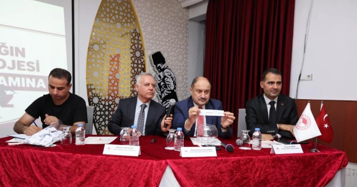 Şanlıurfa'da 40 Üreticiye Yüzde 62,5 Sera Desteği