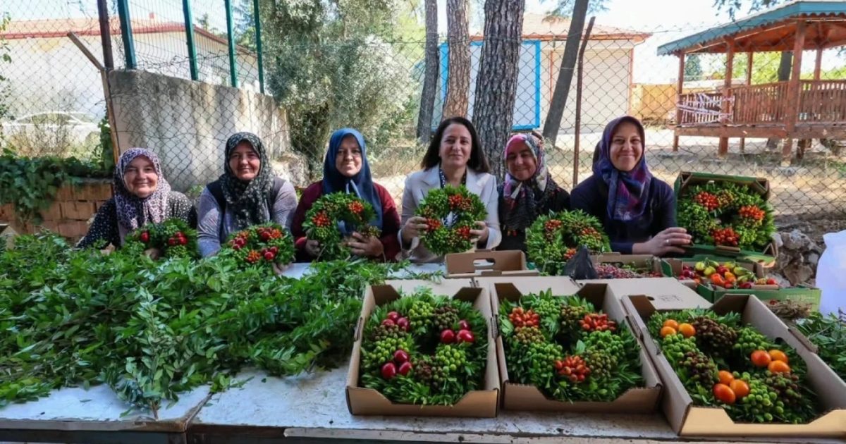 Burdur Valisi Bucak'taki Tarımsal Tesisleri İnceledi